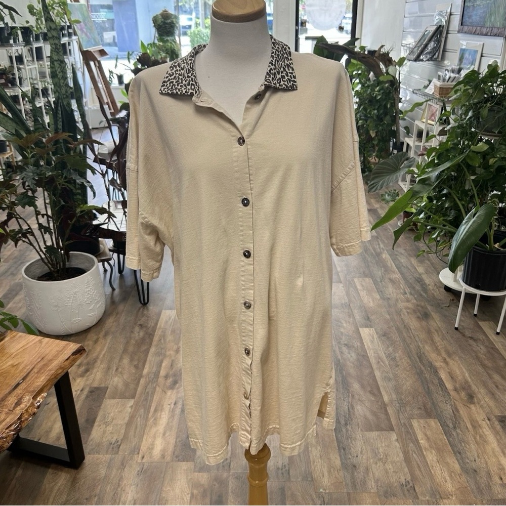 Hot Cotton Tan Button Up Shirt Cheetah Print Collar